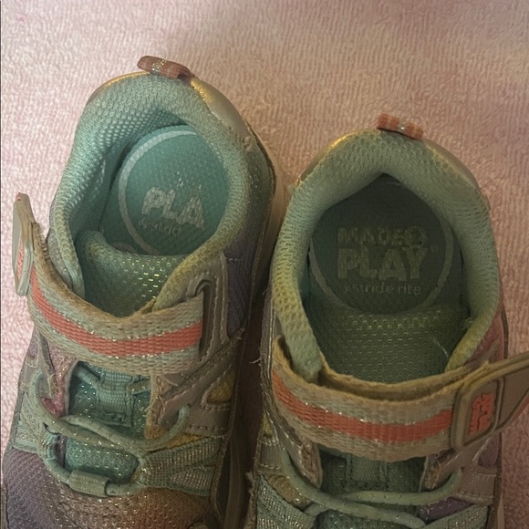 Toddler stride rite Sneakers in Silver and Pastel Hues - Picture 3 of 3